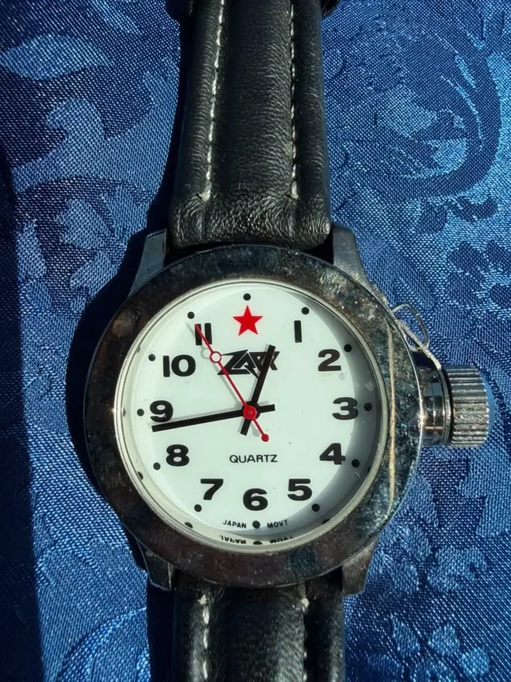 ZAPP Quartz Watch – Unique Oversized Crown Design – As Is (CCC72)
